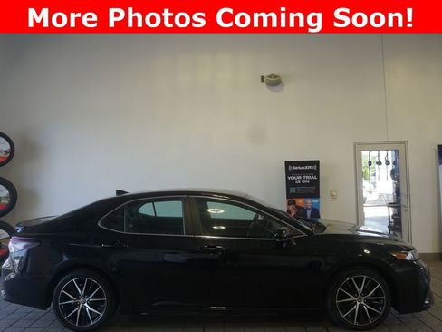 Used 2024 Toyota Camry SE FWD image 2