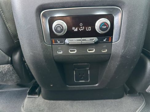 Used 2022 GMC Yukon XL AT4 w/ AT4 Premium Plus Package AWD/4WD image 38