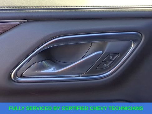 Used 2024 Chevrolet Suburban LT image 35