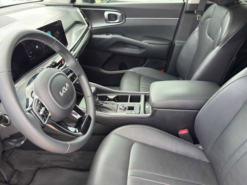 Certified 2024 Kia Sorento S w/ Panoramic Sunroof Package AWD/4WD image 10