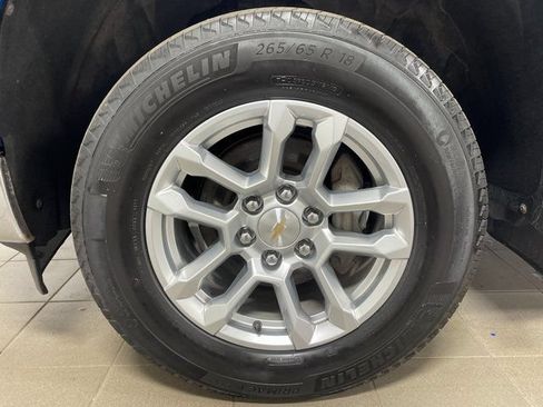 Used 2023 Chevrolet Silverado 1500 LT AWD/4WD image 7