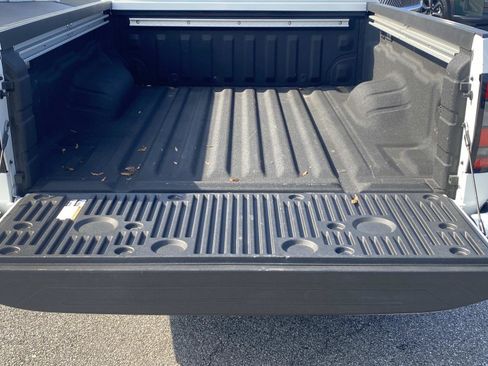 Used 2024 Nissan Frontier SV w/ Technology Package image 8