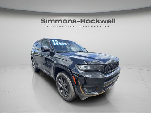 Used 2025 Jeep Grand Cherokee L Laredo AWD/4WD image 6