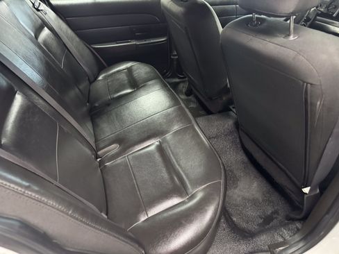 Used 2009 Ford Crown Victoria Police Interceptor RWD image 12