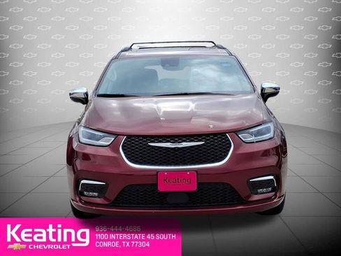 Used 2023 Chrysler Pacifica Limited FWD image 10