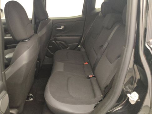 Used 2020 Jeep Renegade Altitude FWD image 18