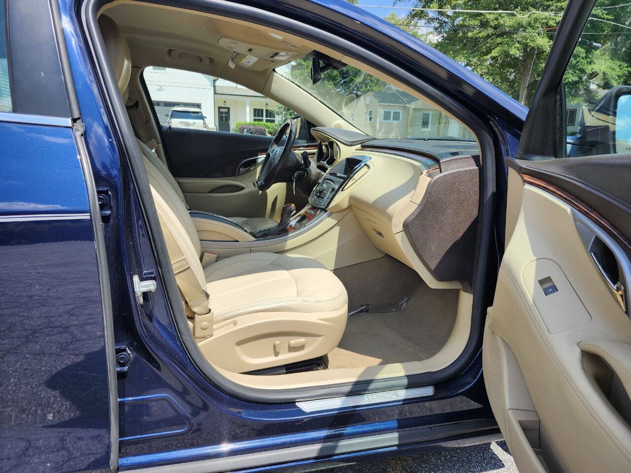 Used 2011 Buick LaCrosse CXL FWD image 6
