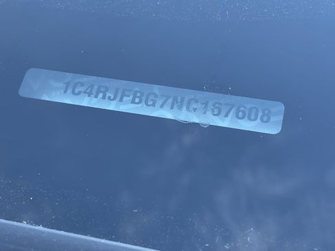 Used 2022 Jeep Grand Cherokee Limited image 32