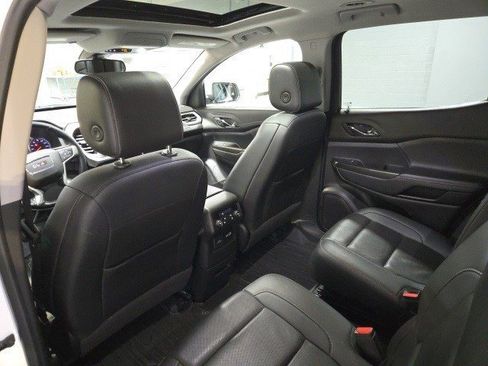 Used 2023 GMC Acadia SLT w/ Preferred Package image 13