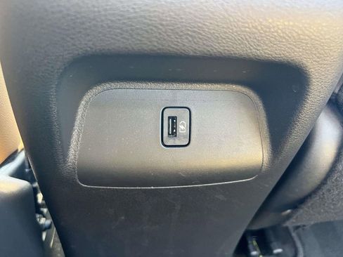Used 2023 Nissan Sentra SV w/ SV Premium Package FWD image 13