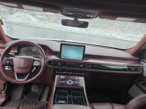 Used 2022 Lincoln Aviator Black Label w/ Dynamic Handling Package image 7
