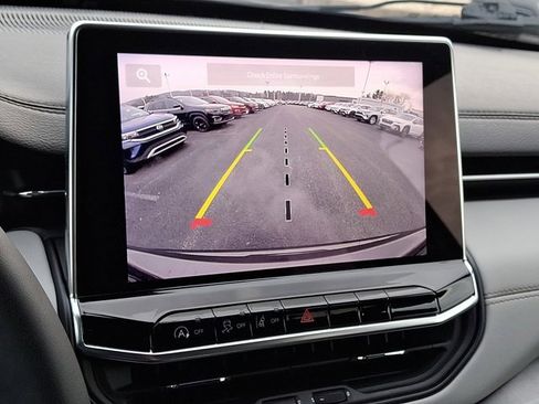 Certified 2023 Jeep Compass Limited image 21