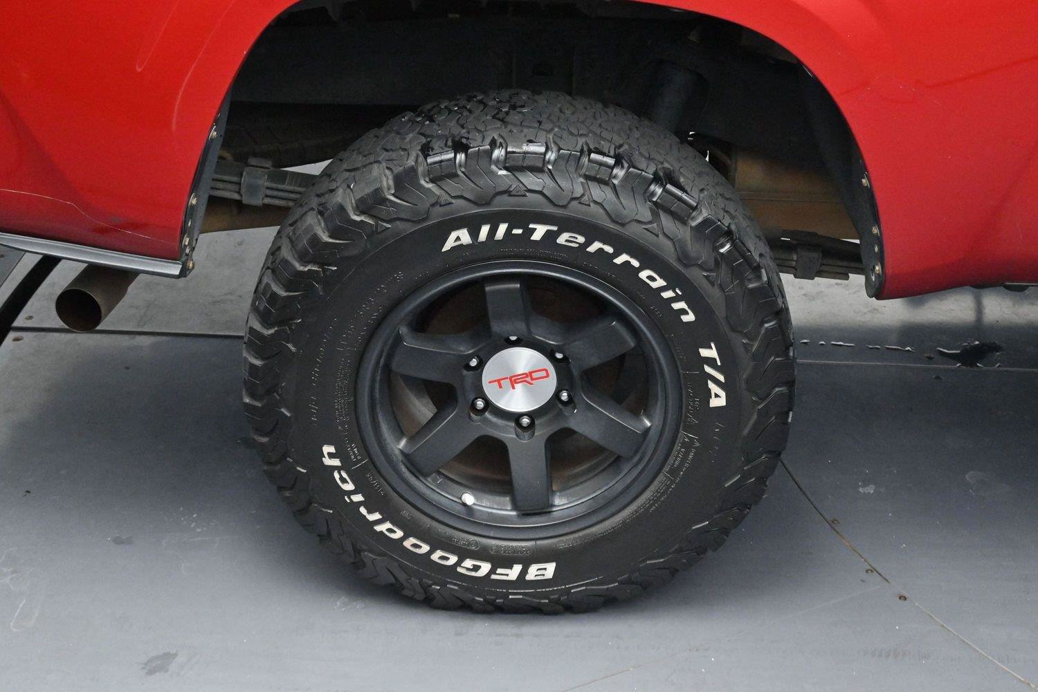 Used 2016 Toyota Tacoma SR5 w/ Towing Package RWD image 31