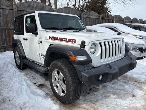 Used 2018 Jeep Wrangler Sport AWD/4WD image 3
