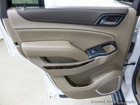 Used 2017 GMC Yukon SLT w/ Premium Edition image 23