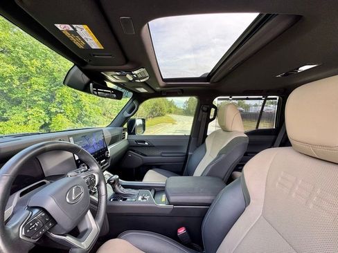 Used 2024 Lexus GX 550 AWD/4WD image 22