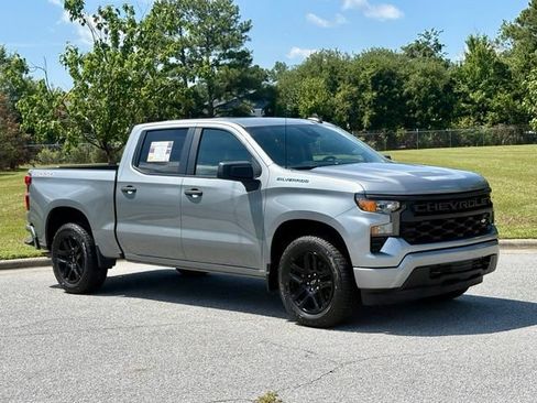 Used 2023 Chevrolet Silverado 1500 Custom AWD/4WD image 9