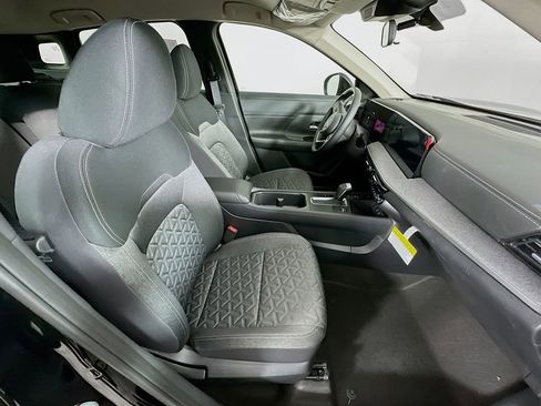New 2026 Nissan Kicks SV w/ Charging Package FWD image 33