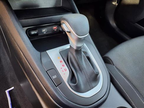 Used 2024 Kia Forte LX image 17