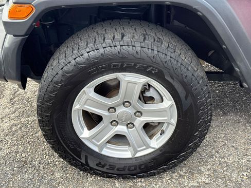 Used 2019 Jeep Wrangler Unlimited Sport S AWD/4WD image 11