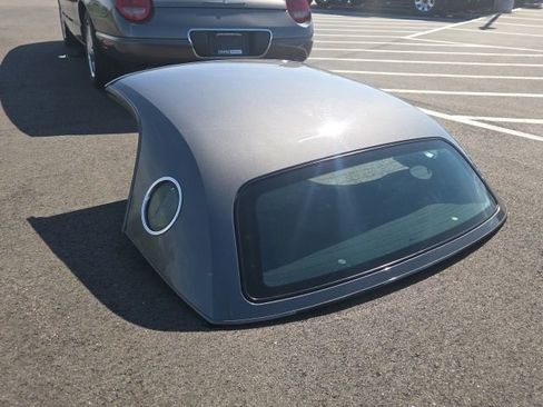 Used 2003 Ford Thunderbird image 23