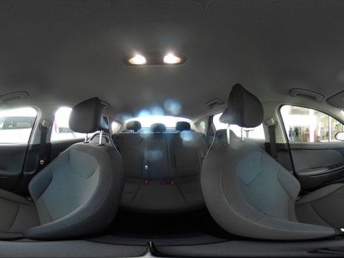 Used 2025 Kia K4 LXS image 41