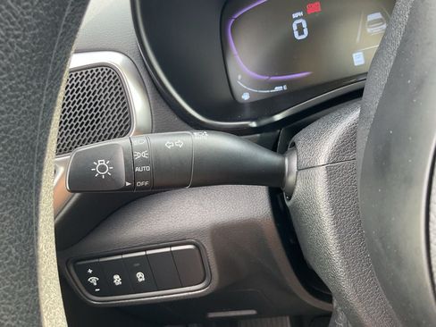 Used 2025 Kia Soul LX w/ LX Technology Package FWD image 30