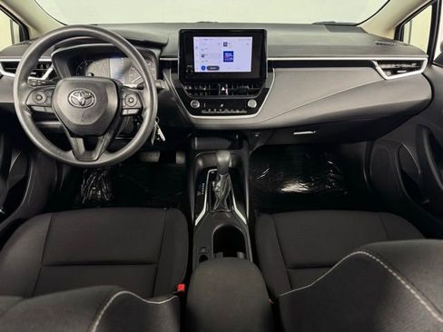 Used 2025 Toyota Corolla LE image 25