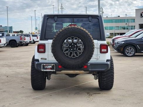 Used 2019 Jeep Wrangler Unlimited Sahara image 13