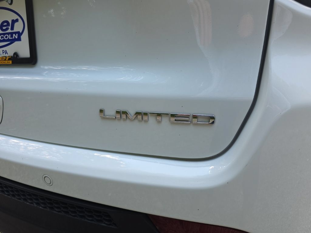 Used 2025 Jeep Compass Limited AWD/4WD image 12