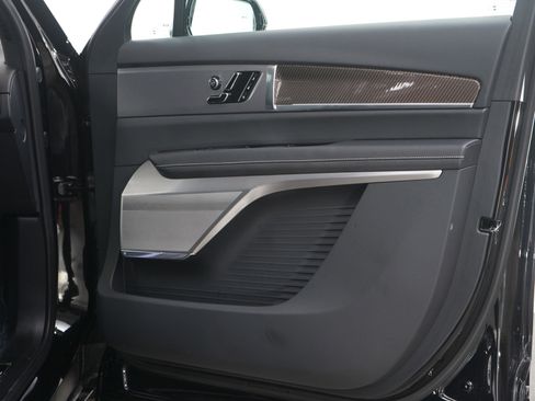 Used 2026 Cadillac Vistiq Luxury image 12