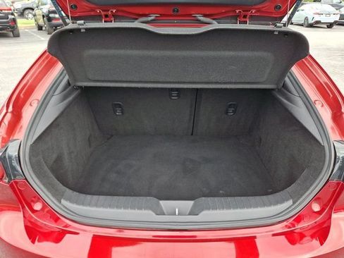 Used 2020 MAZDA MAZDA3 Hatchback w/ Preferred Package FWD image 34