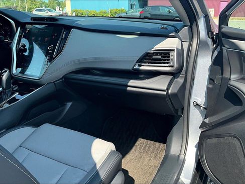 Used 2025 Subaru Outback Limited image 16