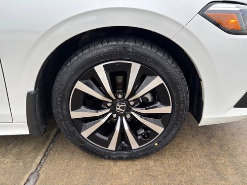 Certified 2024 Honda Civic EX image 29