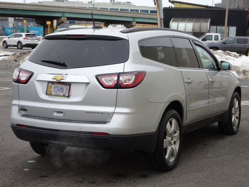 Used 2016 Chevrolet Traverse LT w/ Style and Technology Package image 7