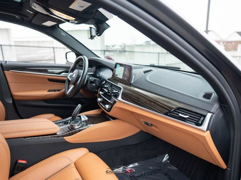 Used 2019 BMW M550i xDrive image 15