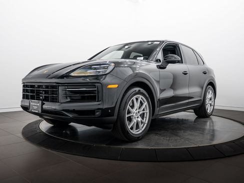 Certified 2026 Porsche Cayenne AWD/4WD image 1