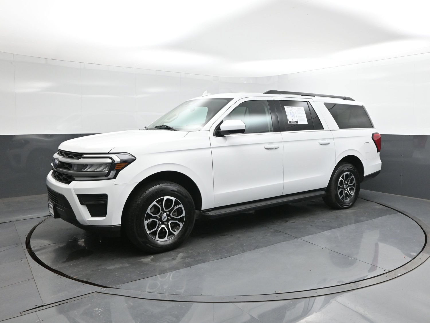 Used 2024 Ford Expedition Max XLT AWD/4WD image 1