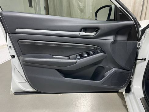 Used 2023 Nissan Altima 2.5 SL AWD/4WD image 6