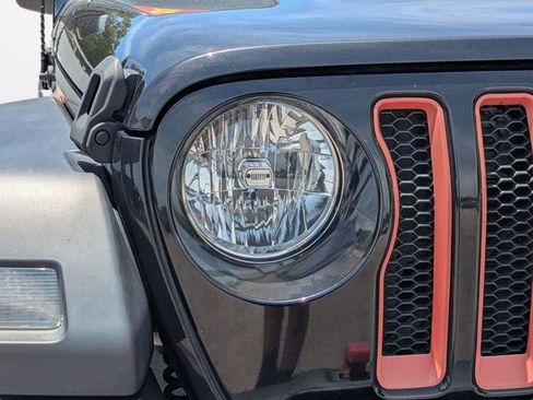 Used 2022 Jeep Wrangler Sport AWD/4WD image 10