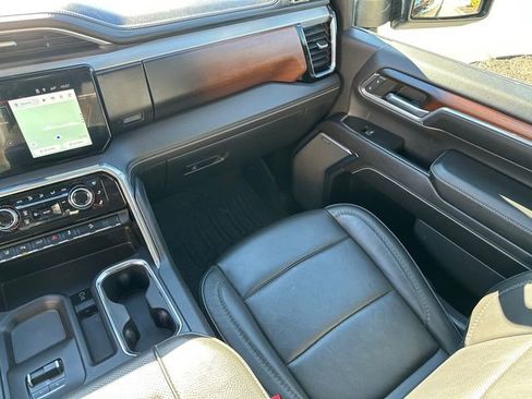 Used 2024 GMC Sierra 2500 Denali w/ Denali Reserve Package image 25