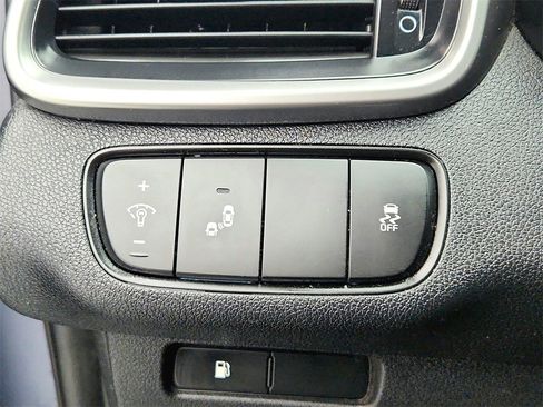 Used 2020 Kia Sorento LX image 30