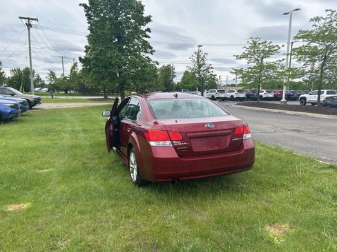 Used 2014 Subaru Legacy 2.5i Premium AWD/4WD image 3