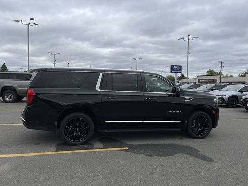 Used 2022 GMC Yukon XL SLT w/ SLT Luxury Package AWD/4WD image 11