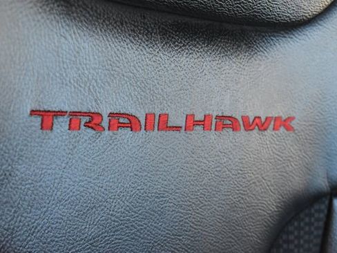 Used 2025 Jeep Compass Trailhawk AWD/4WD image 16