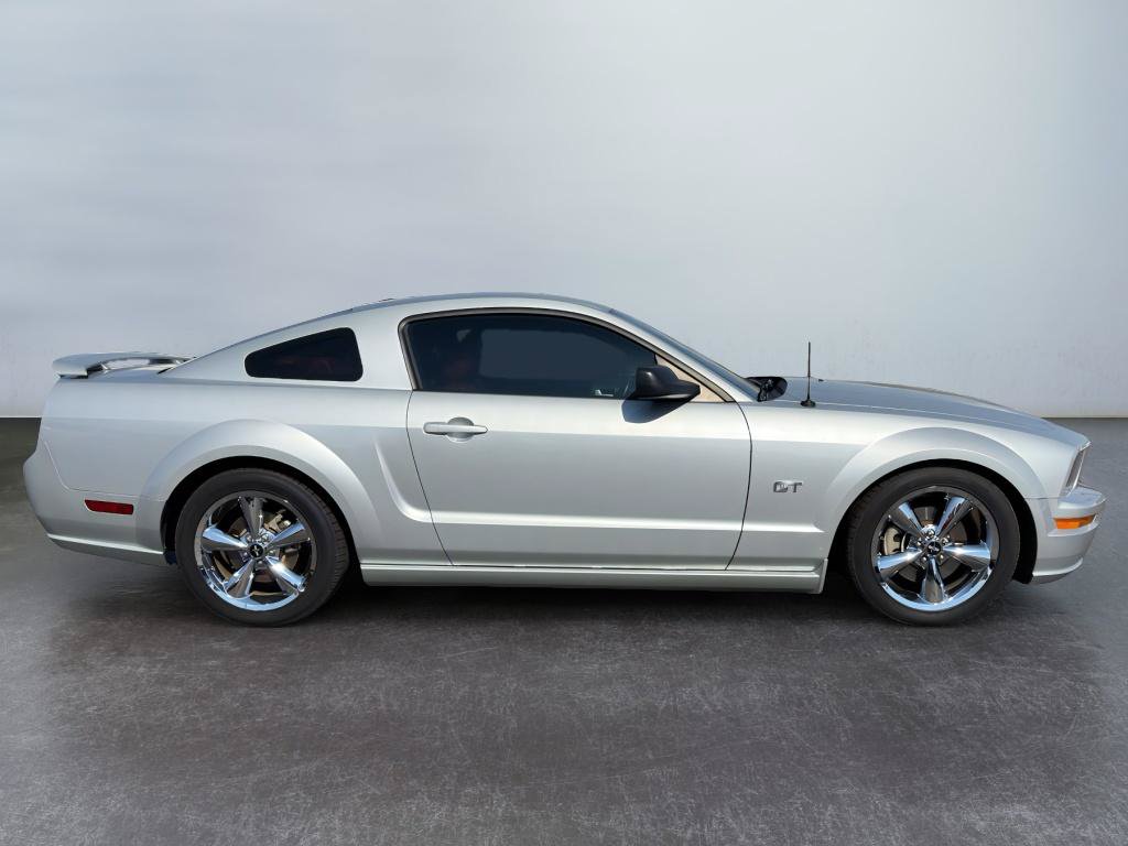 Used 2005 Ford Mustang GT RWD image 6