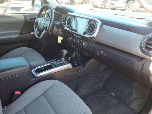 Used 2022 Toyota Tacoma SR5 image 10