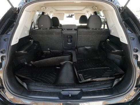 Used 2019 Nissan Rogue SV AWD/4WD image 18