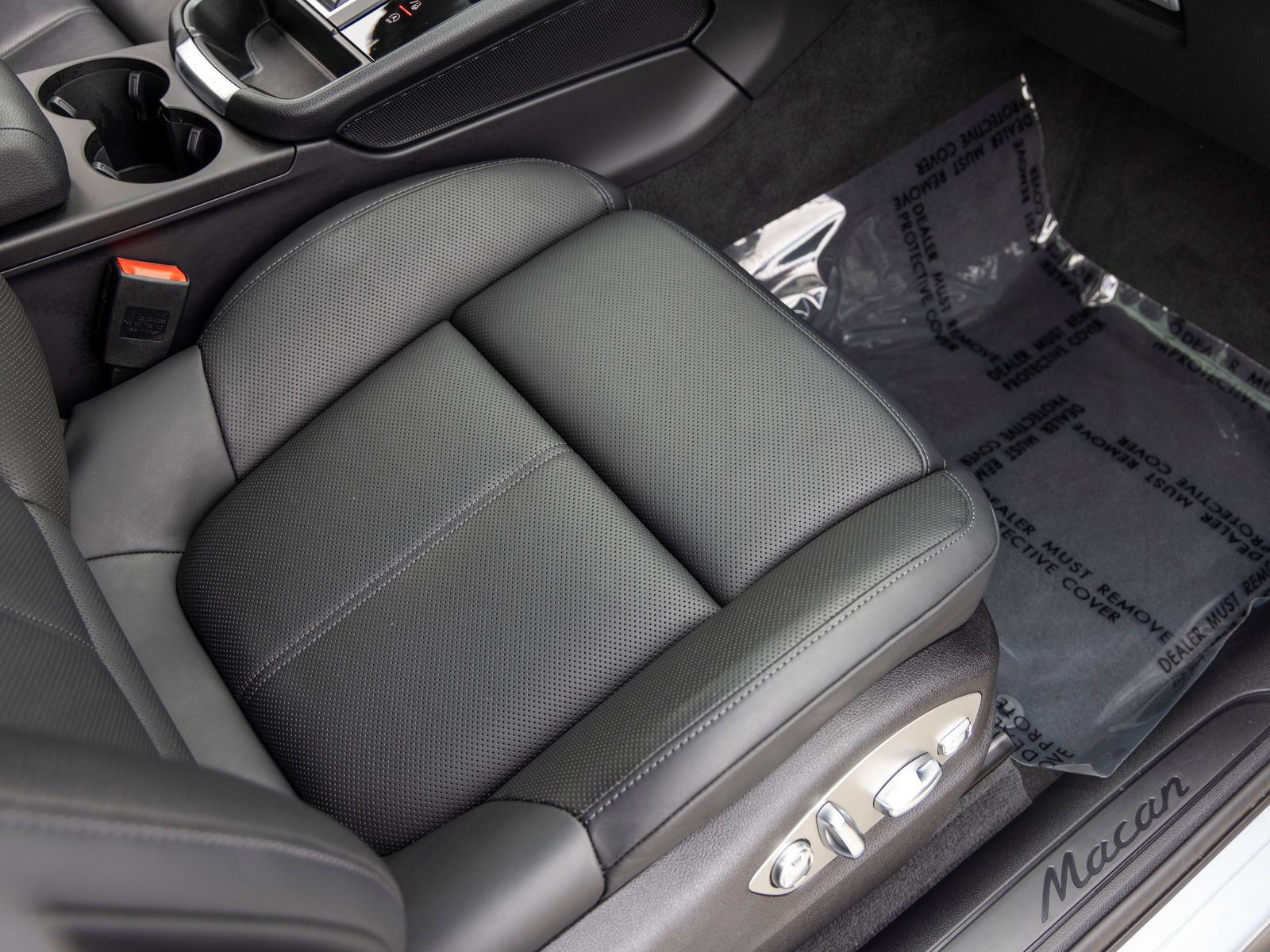 Used 2026 Porsche Macan AWD/4WD image 61