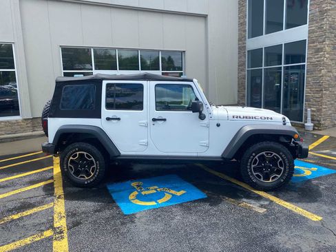 Used 2016 Jeep Wrangler Unlimited Rubicon AWD/4WD image 14